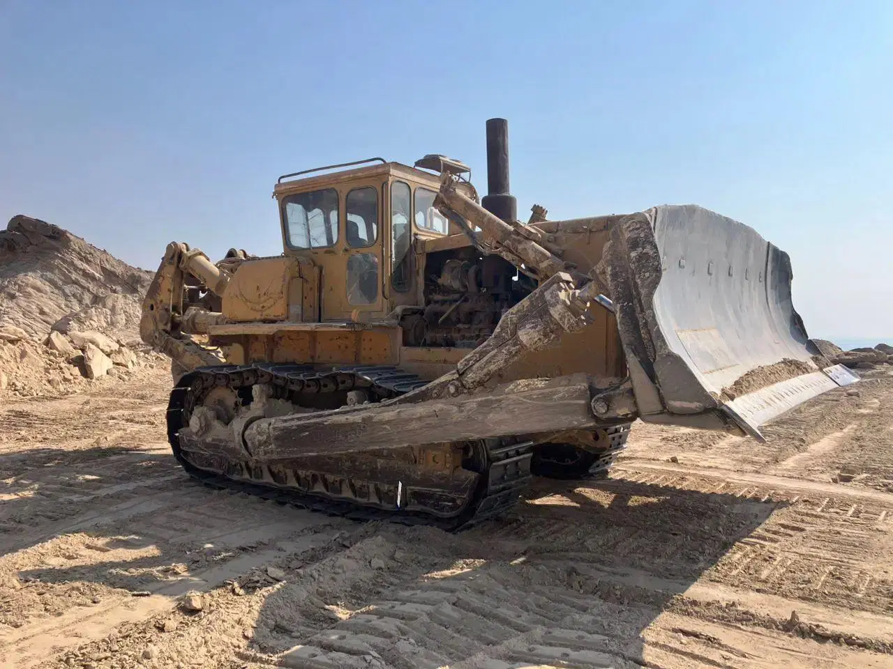 بلدوزر کوماتسو D155